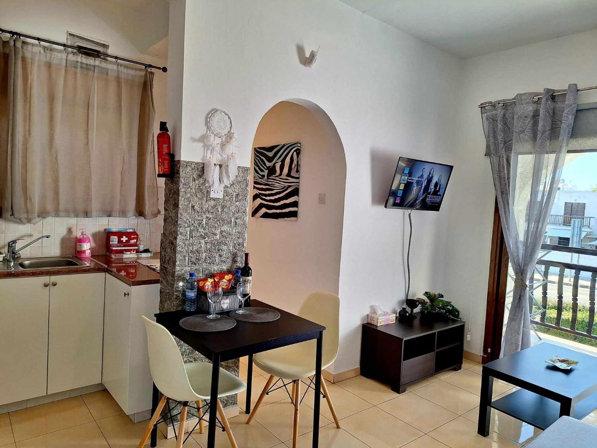 Kato Paphos Apt 400M To The Beach 외부 사진